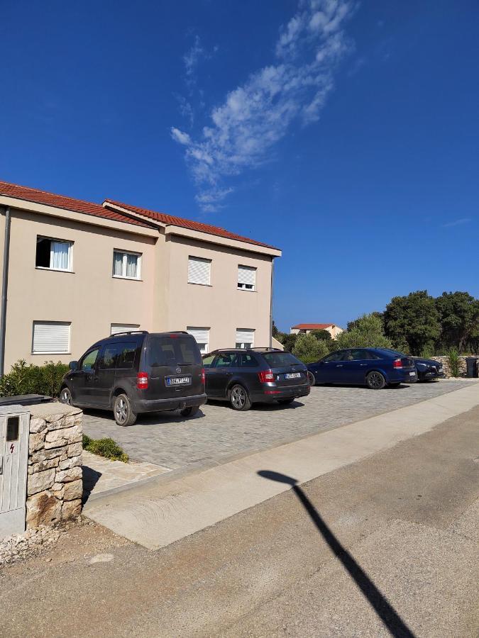 Apartments Karla I Ivano Mandre Exterior foto